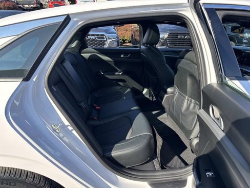Used 2023 Kia K5 GT-Line image 12