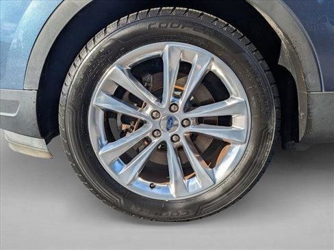 Certified 2018 Ford Explorer XLT w/ Equipment Group 202A image 22