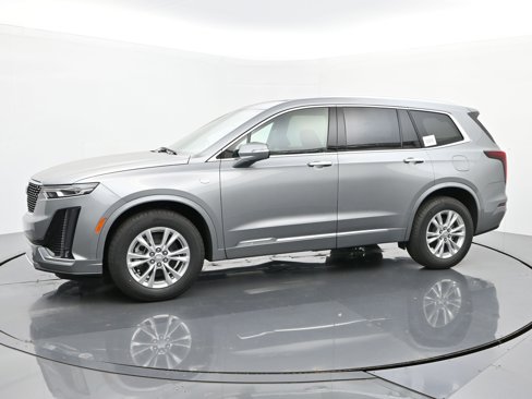New 2025 Cadillac XT6 Luxury image 2