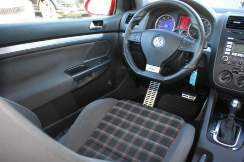 Used 2009 Volkswagen GTI 2-Door image 18
