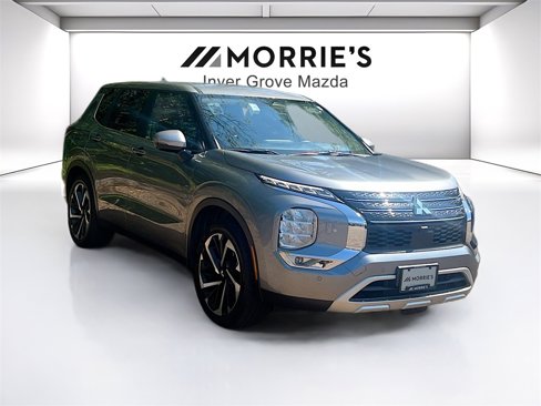 Used 2024 Mitsubishi Outlander SE image 3