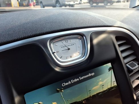 Certified 2021 Chrysler 300 Touring w/ Sport Appearance Package image 20
