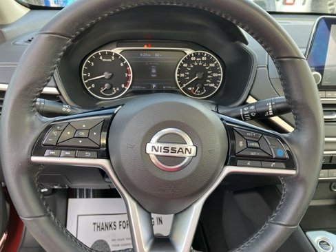 Used 2022 Nissan Altima 2.5 SV w/ SV Premium Package image 15