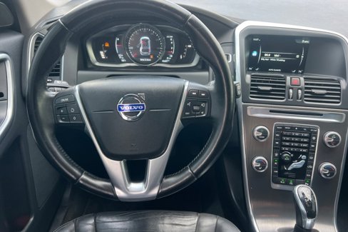 Used 2015 Volvo XC60 T5 Premier w/ Proximity Package image 11