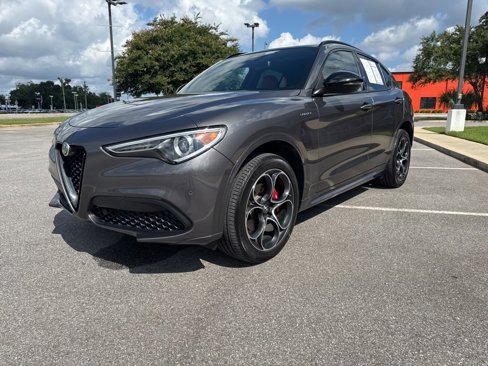 Used 2023 Alfa Romeo Stelvio Veloce image 5