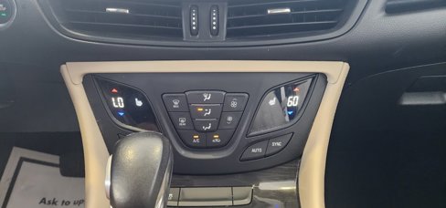 Used 2020 Buick Envision FWD image 28