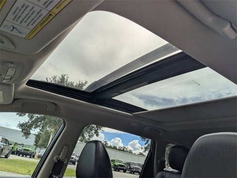 Used 2019 Nissan Rogue SL w/ Premium Package image 19