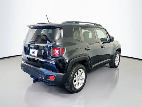 Used 2016 Jeep Renegade Latitude image 5