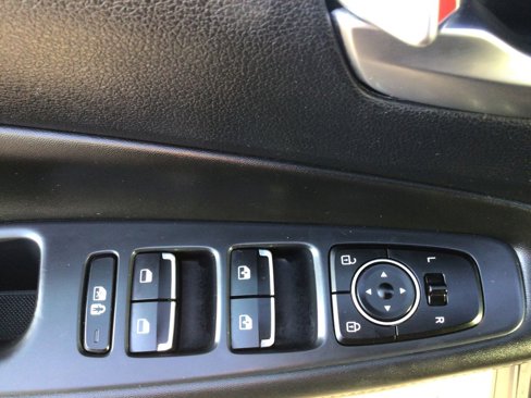 Used 2023 Hyundai Santa Fe SEL w/ Premium Package image 6