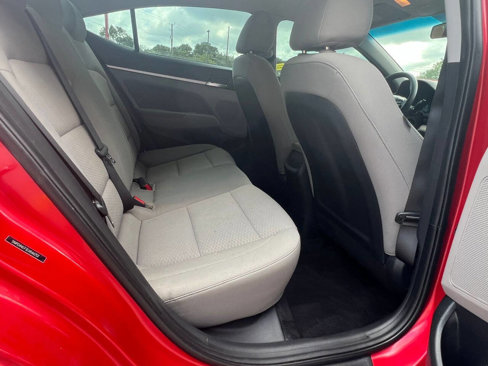 Used 2020 Hyundai Elantra SEL image 18