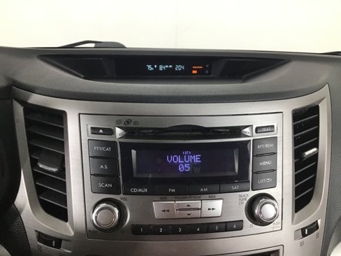 Used 2013 Subaru Outback 2.5i image 15