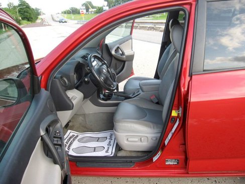 Used 2011 Toyota RAV4 Limited image 13