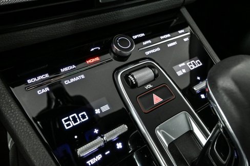 Certified 2020 Porsche Cayenne image 18