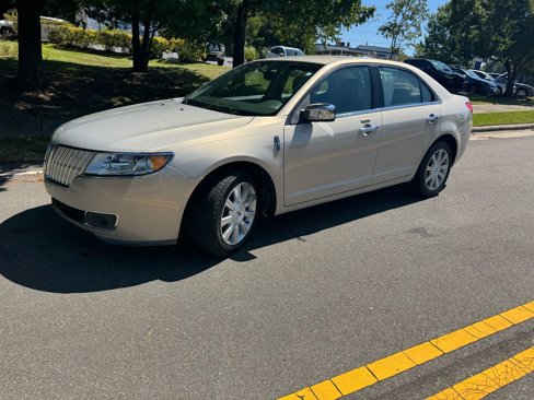 Used 2010 Lincoln MKZ image 15