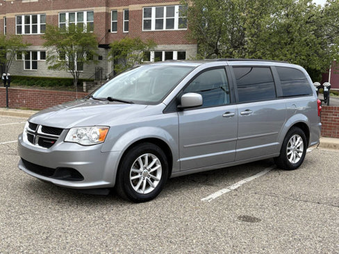 Used 2012 Dodge Grand Caravan SXT image 2