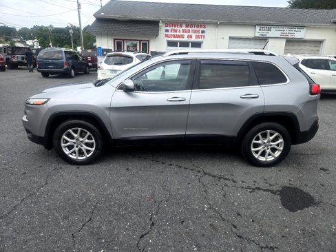 Used 2015 Jeep Cherokee Latitude image 2