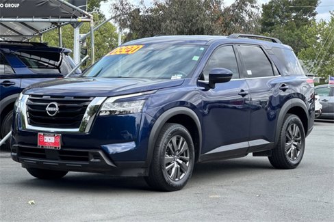 Used 2022 Nissan Pathfinder SV image 8