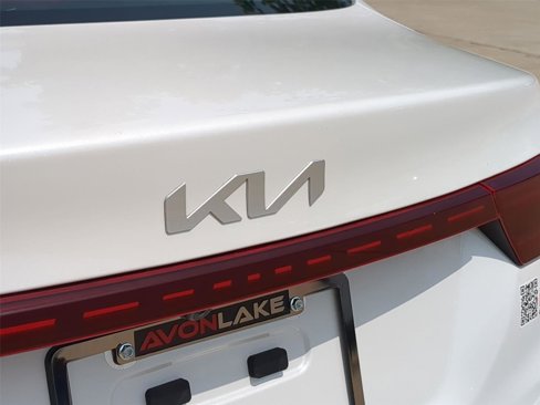 Used 2024 Kia Forte LXS image 11