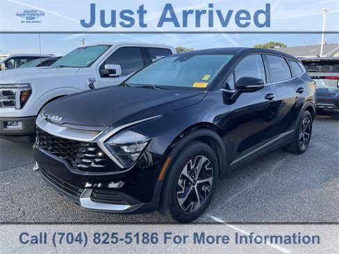 Used 2023 Kia Sportage EX image 3