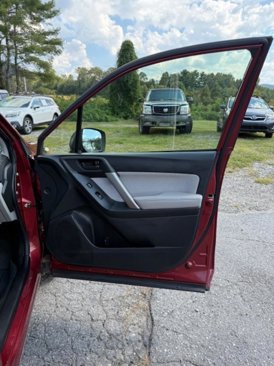 Used 2016 Subaru Forester 2.5i image 12