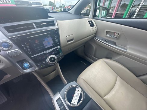 Used 2017 Toyota Prius V Three image 11