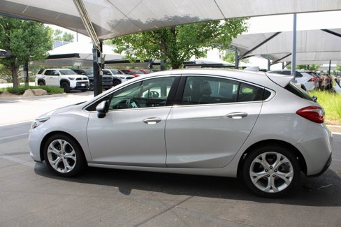 Used 2018 Chevrolet Cruze Premier image 11