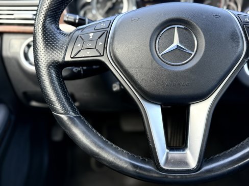 Used 2012 Mercedes-Benz E 350 4MATIC Sedan image 25