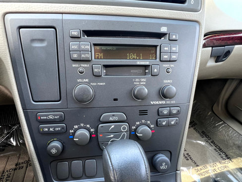 Used 2002 Volvo V70 Cross Country image 59