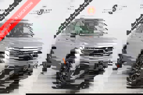 Used 2022 Volkswagen Tiguan SE image 1