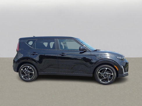 Used 2023 Kia Soul EX image 12