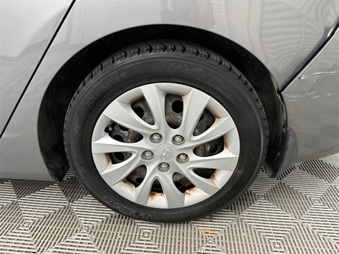 Used 2013 Hyundai Elantra GLS image 18
