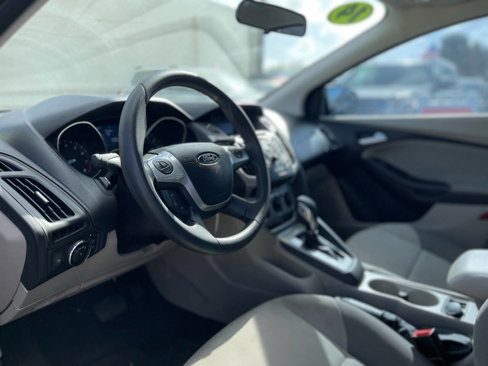 Used 2014 Ford Focus SE image 12