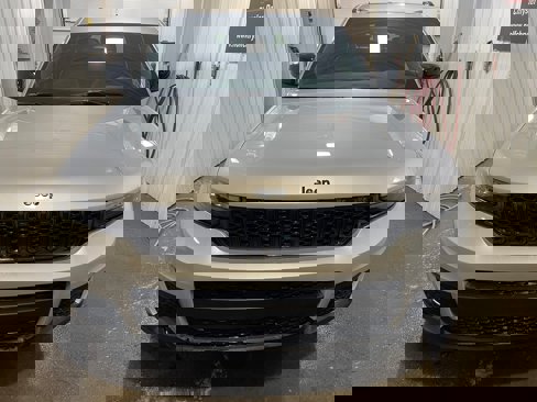 New 2025 Jeep Grand Cherokee L Altitude image 3