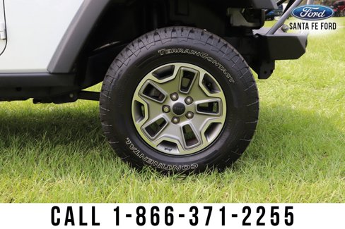 Used 2015 Jeep Wrangler Unlimited Rubicon w/ Connectivity Group image 10