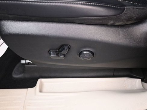 Used 2020 Chrysler Voyager Lxi image 21
