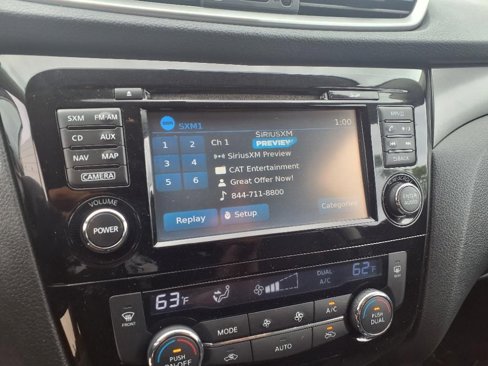 Used 2016 Nissan Rogue SV w/ SV Premium Package image 16