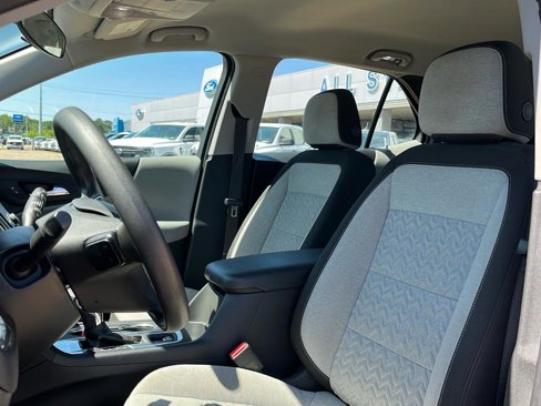 Used 2023 Chevrolet Equinox LS image 23