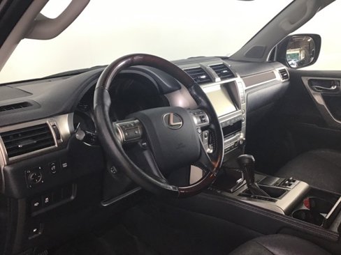 Used 2019 Lexus GX 460 image 8