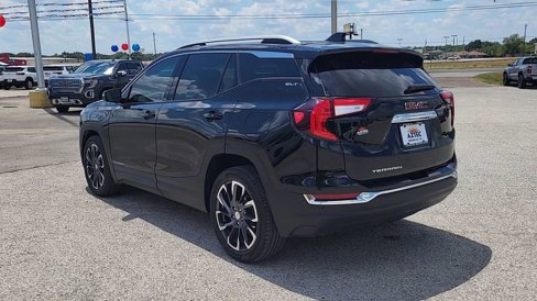 Used 2024 GMC Terrain SLT w/ Infotainment Package II image 6