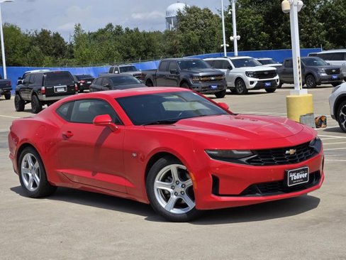 Used 2023 Chevrolet Camaro LT image 2