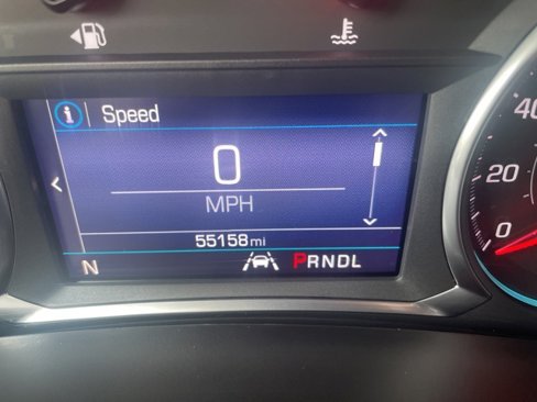 Used 2020 Chevrolet Equinox LT image 2