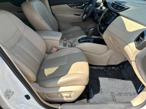 Certified 2019 Nissan Rogue SL w/ Premium Package image 13