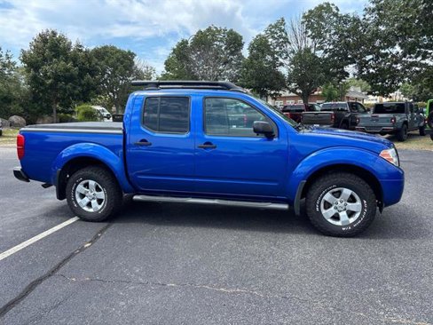 Used 2012 Nissan Frontier SV image 2