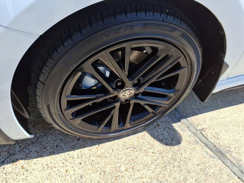 New 2025 Toyota Camry SE image 10