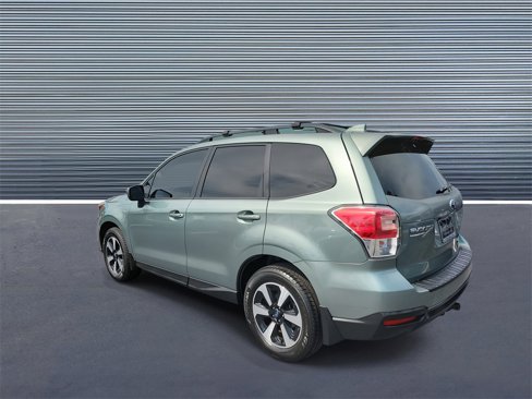 Used 2018 Subaru Forester 2.5i Premium w/ All-Weather Package image 4