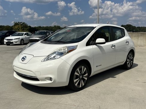 Used 2015 Nissan Leaf SL w/ Premium Package image 2