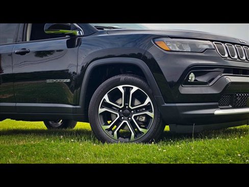 Used 2022 Jeep Compass Limited image 10
