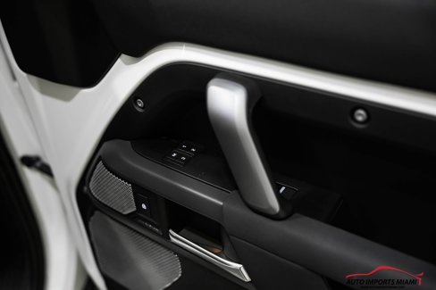 Used 2023 Land Rover Defender 110 X-Dynamic SE image 48