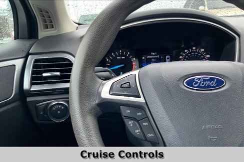 Used 2016 Ford Fusion SE image 19
