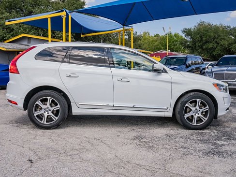 Used 2015 Volvo XC60 T6 image 4